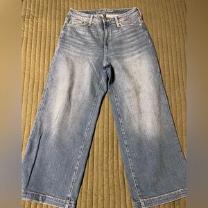 Universal Thread Light Blue Wide-Leg Jeans